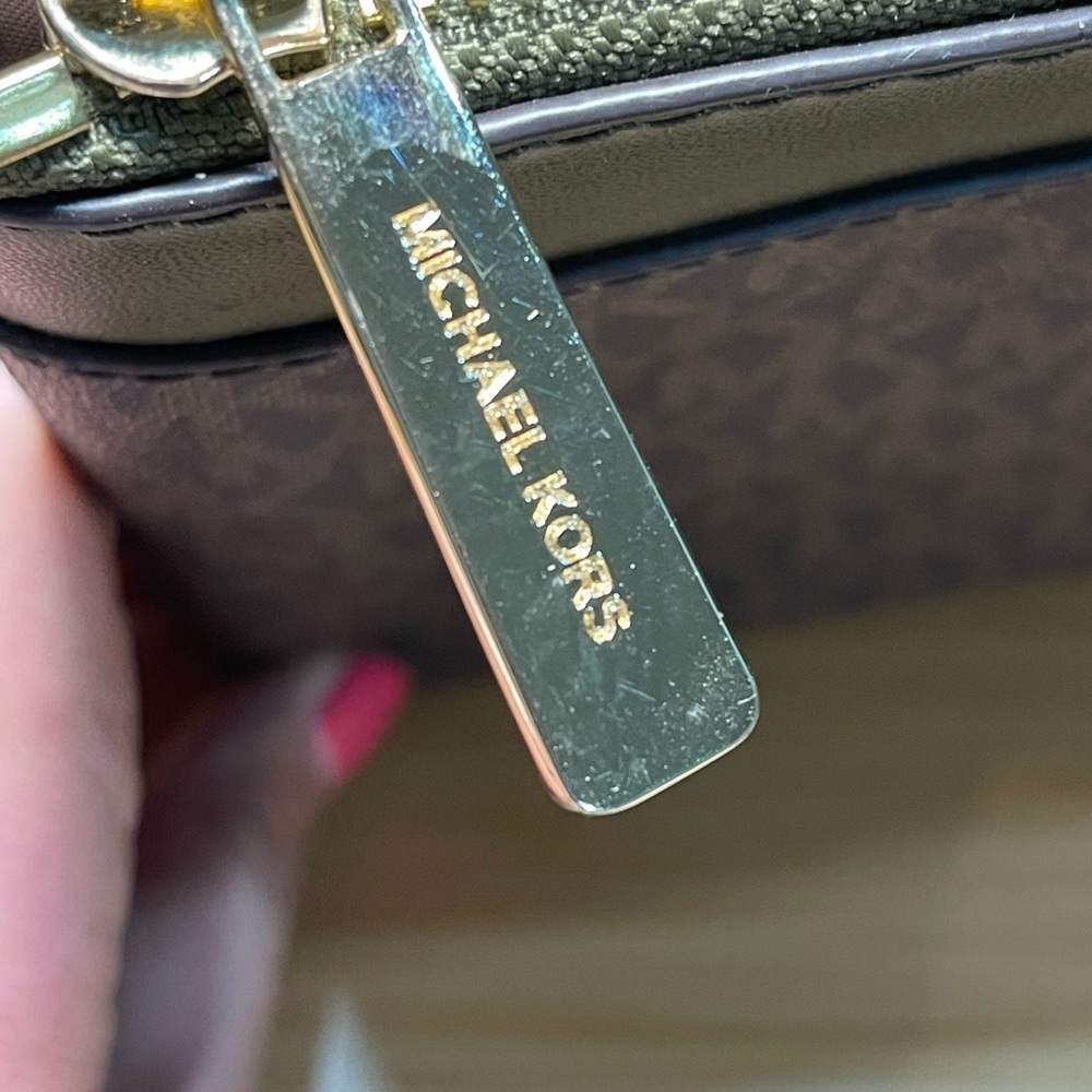 Michael Kors Clutch - Picture 6 of 9